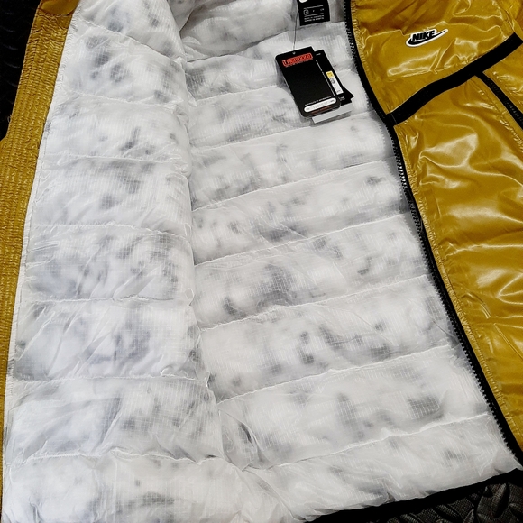 Nike Sportswear Windrunner Synthetic Fill jacket - Picture 6 of 10